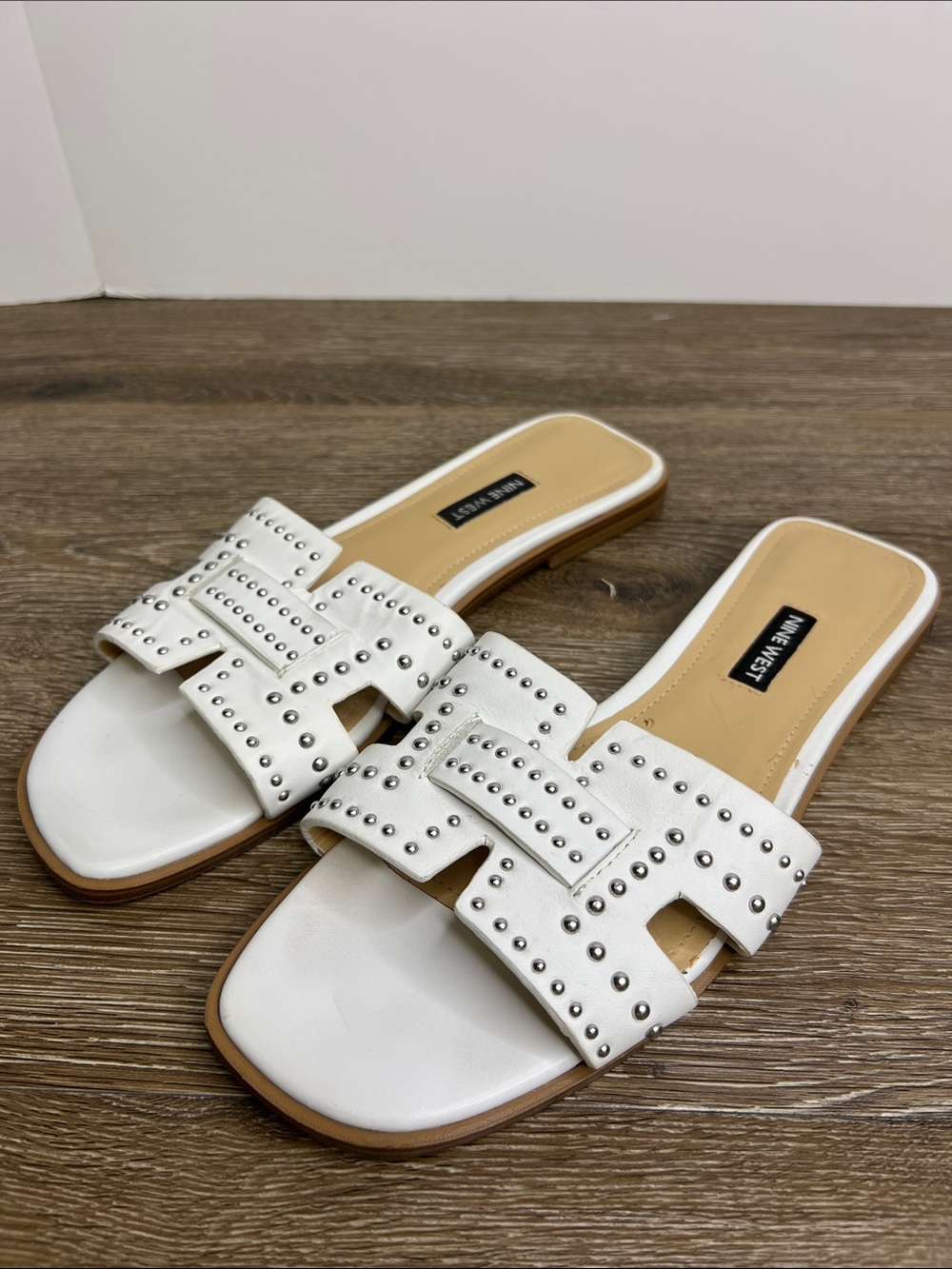 Nine West Genesia Studded Slide Sandals White Leather Flat Slides  Size 9